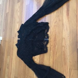 Lace long sleeve floral crop top